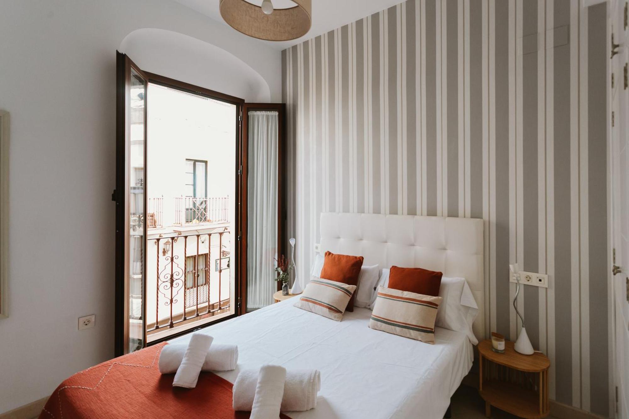 Apto. Con Terraza Privada Centro Sevilla Bagian luar foto